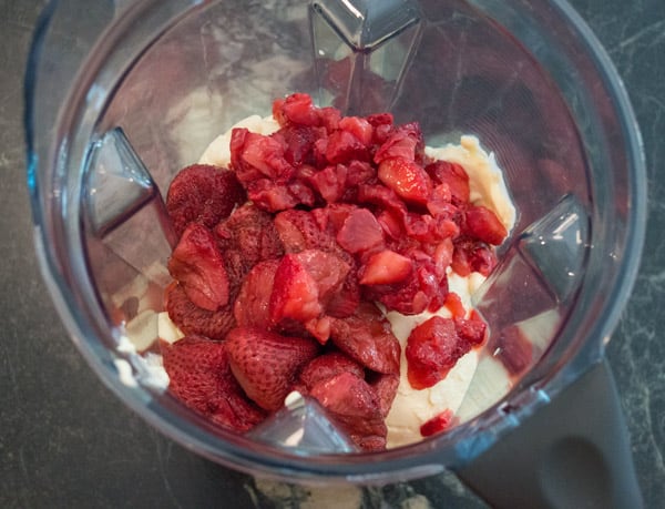 strawberries-and-ice-cream-base-in-blender