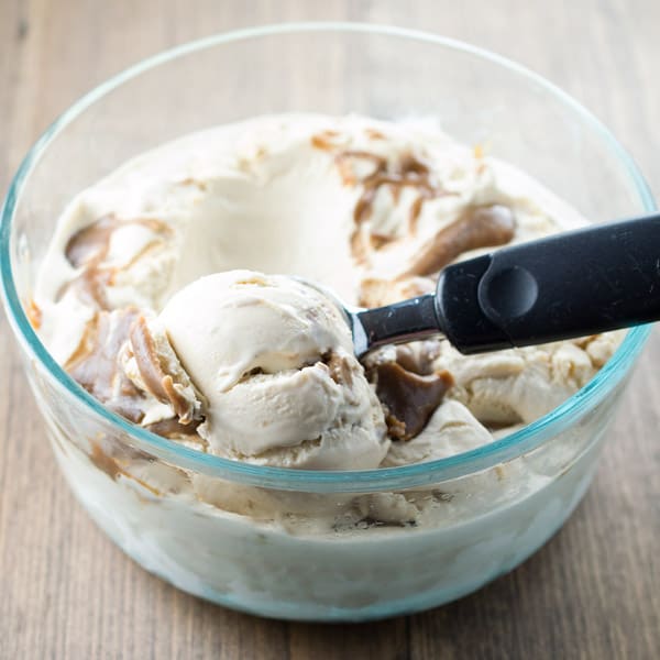 scooped-maple-caramel-ice-cream